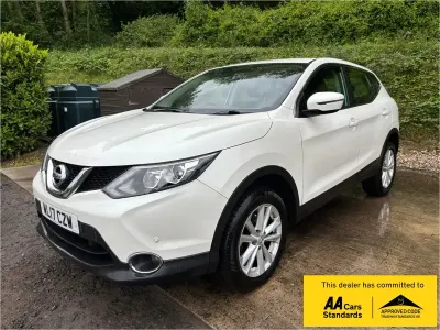 Used Nissan Qashqai Acenta 110 HP (80 kW) 2017 White SUV