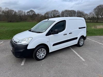 Used Citroën Berlingo 75 HP (55 kW) 2018 White MPV