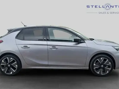 Usado Vauxhall Corsa-e SRi 98 kW (134 HP) 2021 Cinzento Citadino