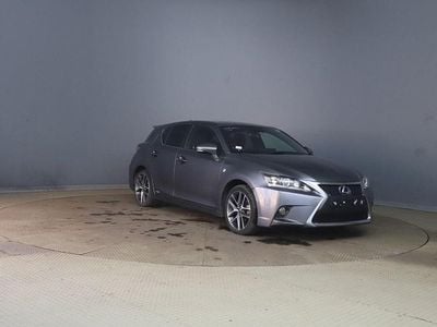 Lexus CT200h