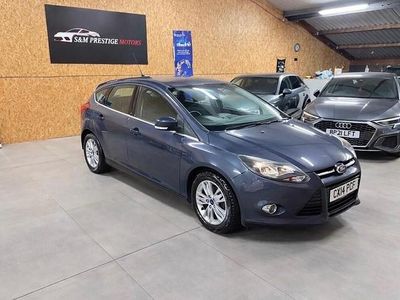 Used Ford Focus Titanium 125 HP (91 kW) 2014 Grey Hatchback