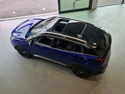 Usado Peugeot 3008 Premium 130 CV (95 kW) 2019 Azul SUV