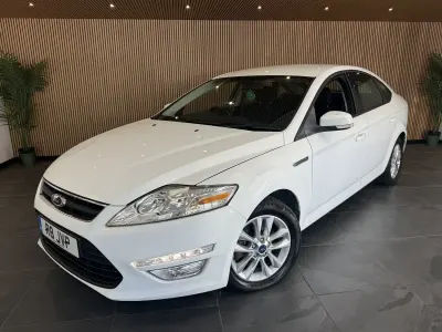 Used Ford Mondeo 140 HP (102 kW) 2013 White Hatchback