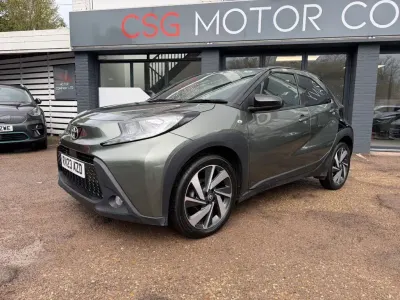 Used Toyota Aygo X Play 72 HP (52 kW) 2023 Green SUV