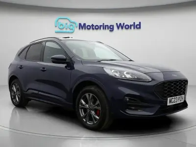 Usado Ford Kuga ST-Line 225 HP (165 kW) 2023 Azul SUV