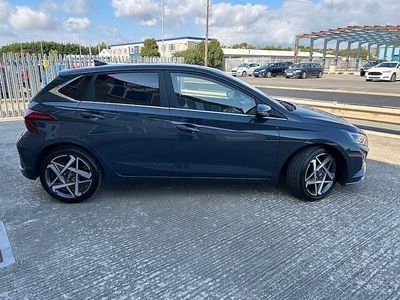 Używany Hyundai i20 Premium 100 KM (73 kW) 2025 Szary Hatchback