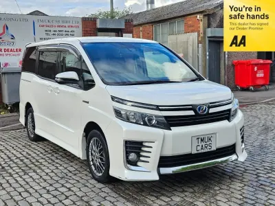 Used Toyota Voxy 2016 Pearl white MPV