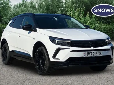 Used Vauxhall Grandland X GS Line 130 HP (95 kW) 2022 White SUV