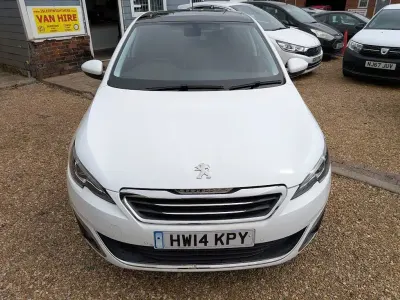 Used Peugeot 308 2014 White Hatchback
