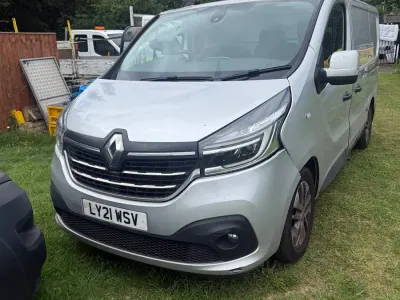 Used Renault Trafic 2021 Silver MPV