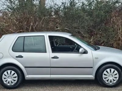 Usado VW Golf IV SE 2002 Prateado Citadino