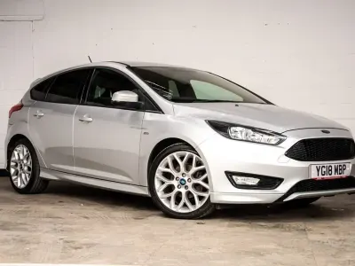 Używany Ford Focus ST-Line 140 KM (102 kW) 2018 Srebrny Hatchback