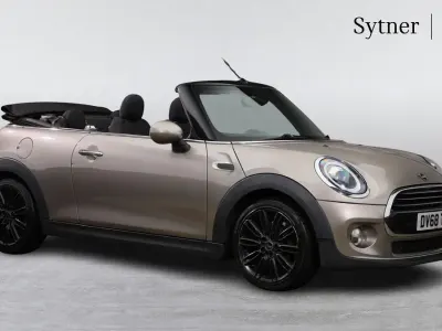 Usado Mini Cooper 134 CV (98 kW) 2018 Plateado Utilitario