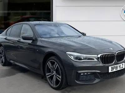 Begagnad BMW 740 M Sport 316 HK (232 kW) 2018 Blå Sedan