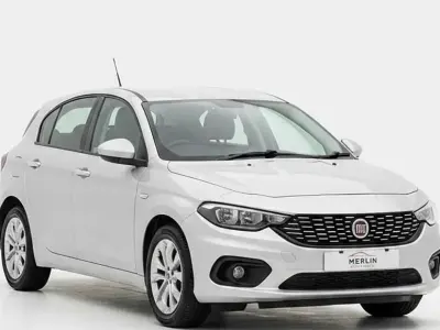 Begagnad Fiat Tipo Easy Plus 95 HK (69 kW) 2018 Silver Halvkombi