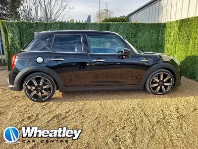 Usado Mini Cooper S Exclusive 176 CV (129 kW) 2021 Negro Utilitario