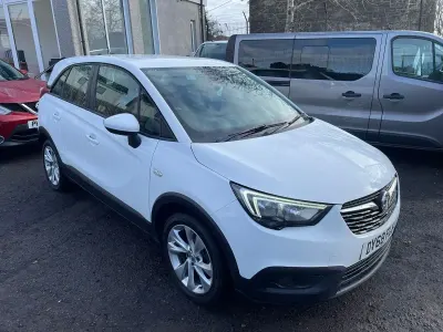 Used Vauxhall Crossland X 83 HP (61 kW) 2018 White SUV