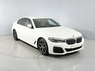Używany BMW 520 M Sport 187 KM (137 kW) 2021 Biały Sedan/Limuzyna
