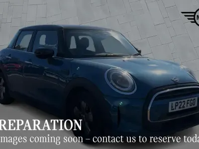 Gebraucht Mini Cooper Classic 134 PS (98 kW) 2022 Blau Kleinwagen