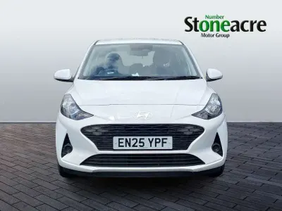 Used Hyundai i10 Advanced 63 HP (46 kW) 2025 White Hatchback