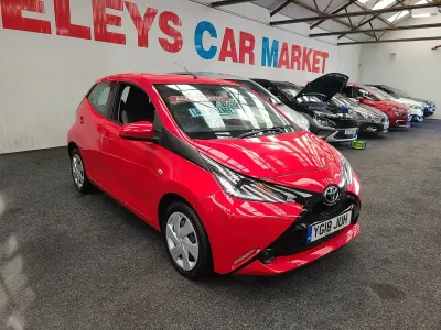 Used Toyota Aygo X-play 69 HP (50 kW) 2018 Red Hatchback