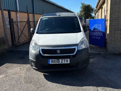 Gebraucht Peugeot Partner S 2018 Weiß Van / Kleinbus