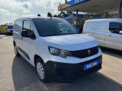 Used Peugeot Partner Premium 100 HP (73 kW) 2023 White MPV