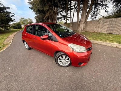 Used Toyota Yaris 101 HP (74 kW) 2012 Red Hatchback