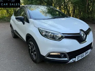Second-hand Renault Captur Iconic 110 CP (80 kW) 2017 Alb SUV