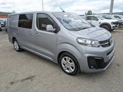 Używany Vauxhall Vivaro Elite 150 KM (110 kW) 2021 Szary Minivan