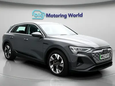 Begagnad Audi Q8 Sport 340 HK (250 kW) 2023 Grå SUV
