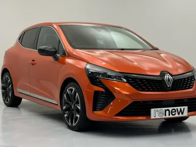 Used Renault Clio V 143 HP (105 kW) 2024 Orange  Hatchback