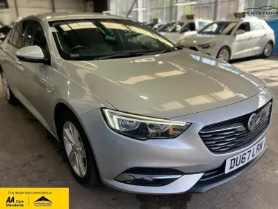 Used Vauxhall Insignia SRi 136 HP (100 kW) 2017