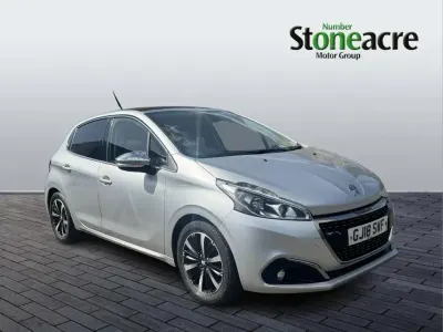 Used Peugeot 208 Allure Premium 80 HP (58 kW) 2018 Silver Hatchback