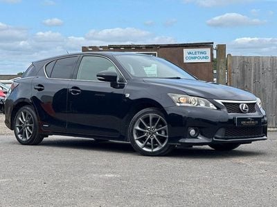 Lexus CT200h