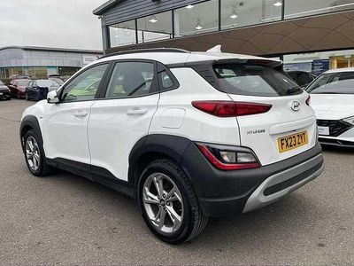Used Hyundai Kona SE 120 HP (88 kW) 2023 Atlas white SUV