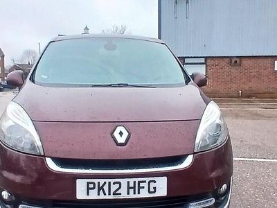 Used Renault Grand Scénic Dynamique 2012 Red MPV