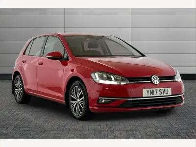 Used VW Golf VII SE 113 HP (83 kW) 2017 Red Hatchback