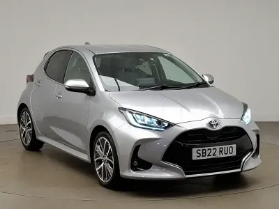 Gebraucht Toyota Yaris Hybrid 116 PS (85 kW) 2022 Silber Kleinwagen