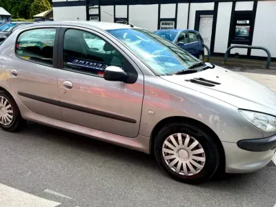 Używany Peugeot 206 S 2004 Szary Hatchback