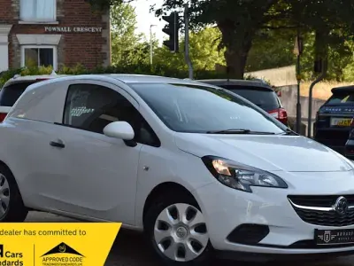 Used Vauxhall Corsa 95 HP (69 kW) 2018 White Hatchback