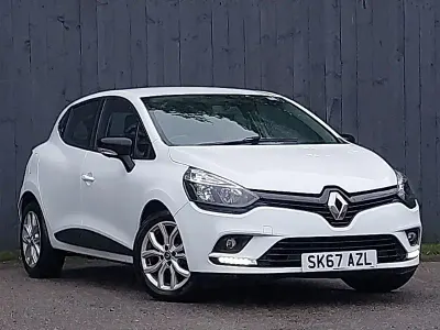 Used Renault Clio Play 75 HP (55 kW) 2017 White Hatchback