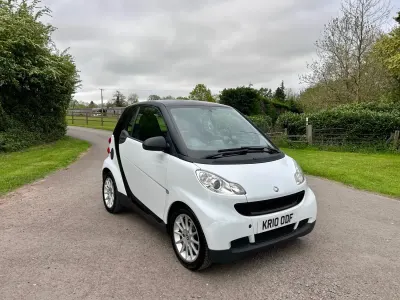 Begagnad Smart ForTwo Coupé Passion 45 HK (33 kW) 2010 Vit Sportkupé