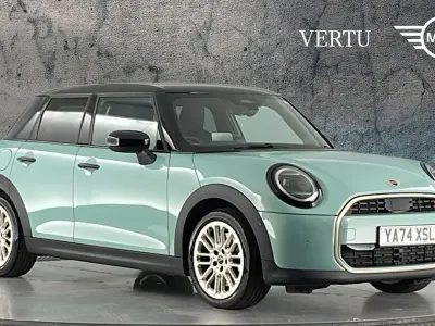 Używany Mini Cooper Exclusive 156 KM (114 kW) 2024 Hatchback