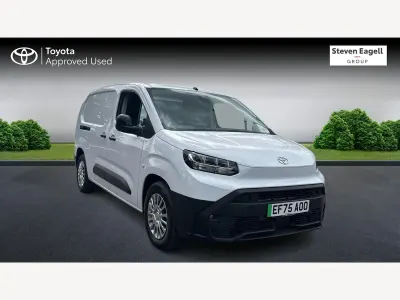 Used Toyota Proace 50 kW (68 HP) 2025 White MPV