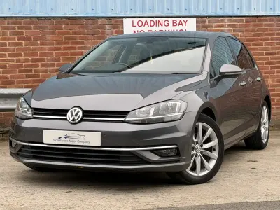 Usado VW Golf VII GT 150 HP (110 kW) 2017 Cinzento Citadino