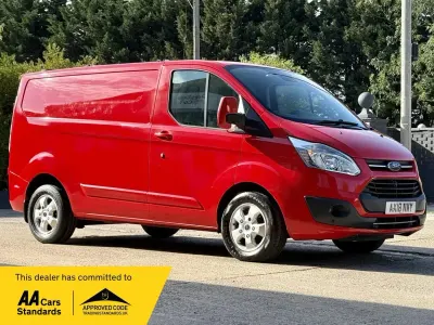 Used Ford Transit Custom Limited 130 HP (95 kW) 2018 Red Van