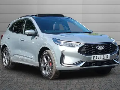 Gebraucht Ford Kuga ST-Line 243 PS (178 kW) 2025 Silber SUV
