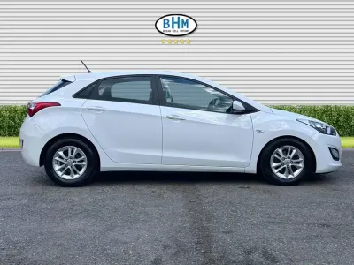 Used Hyundai i30 Active 110 HP (80 kW) 2012 Creamy white Hatchback