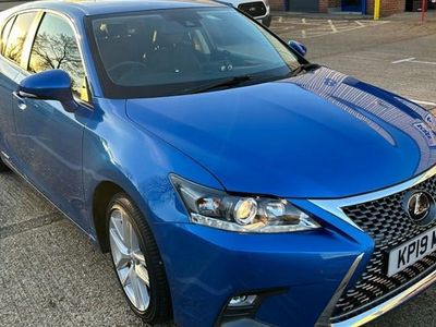 Lexus CT200h